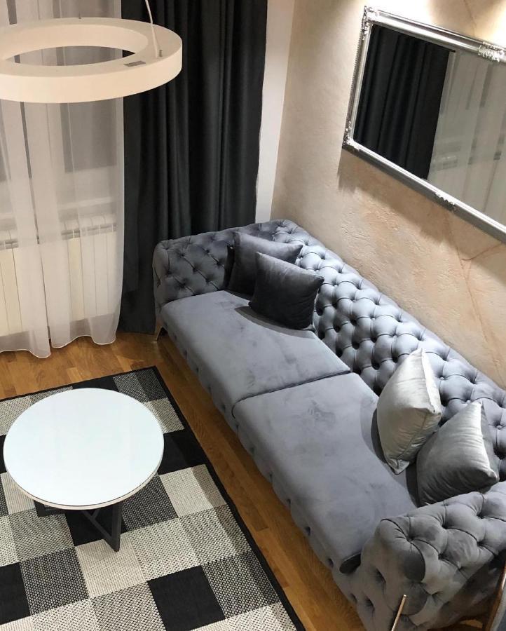 Lux Apartman 33 Kragujevac Kültér fotó