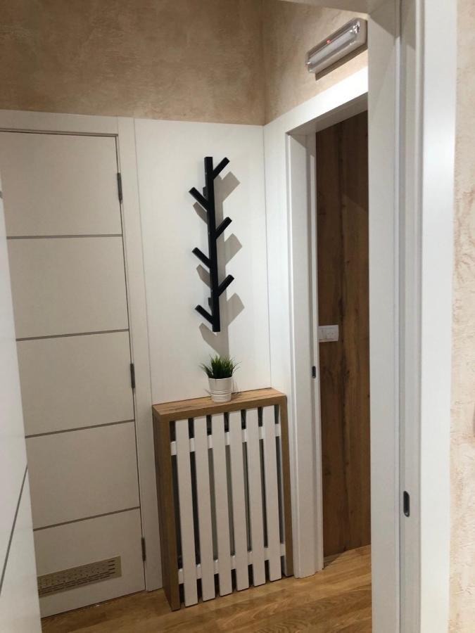 Lux Apartman 33 Kragujevac Kültér fotó