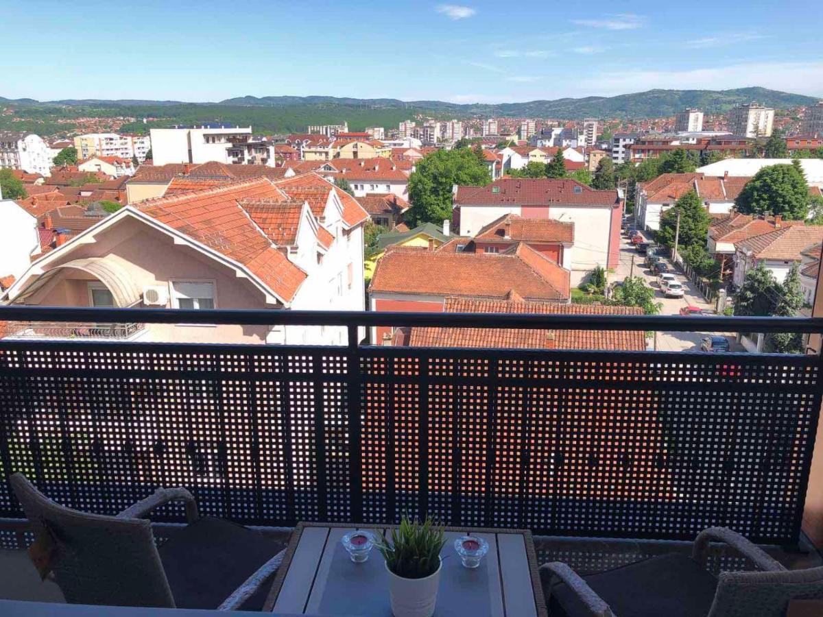 Lux Apartman 33 Kragujevac Kültér fotó