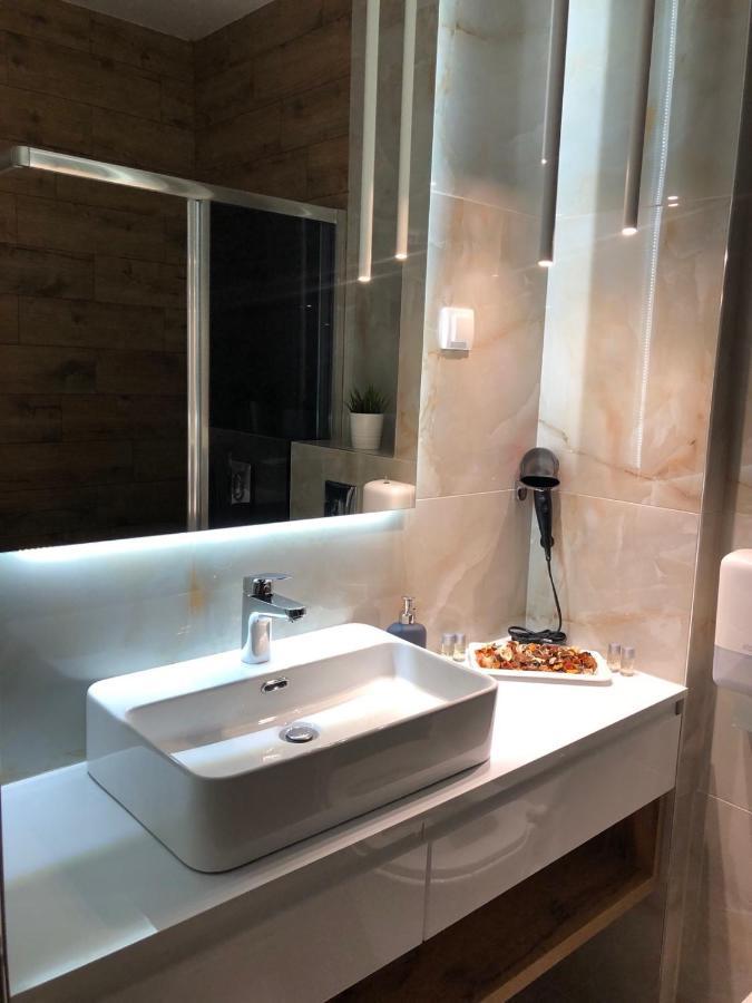 Lux Apartman 33 Kragujevac Kültér fotó