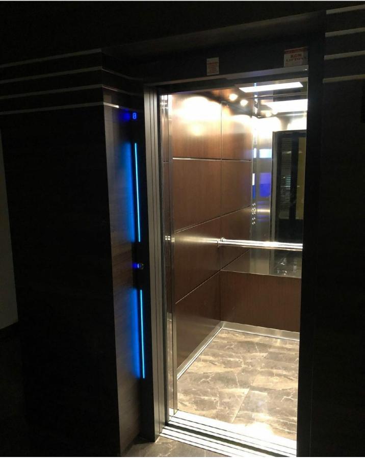 Lux Apartman 33 Kragujevac Kültér fotó